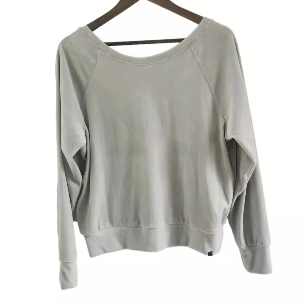 Peach Athletic Brand Gray Velour Velvet Sweater Top Running Size M NEW NWT - Picture 1 of 5